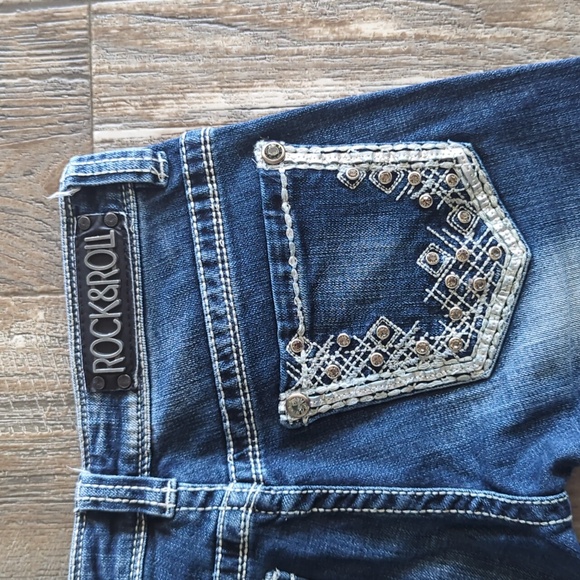 ROCK & ROLL Cowgirl "Rival Low Rise" Bootcut blingy rodeo jeans sz 24x32L euc - Picture 14 of 15